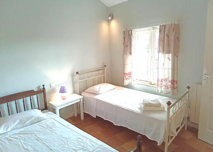 Occ34 - - Quinlan Capestang